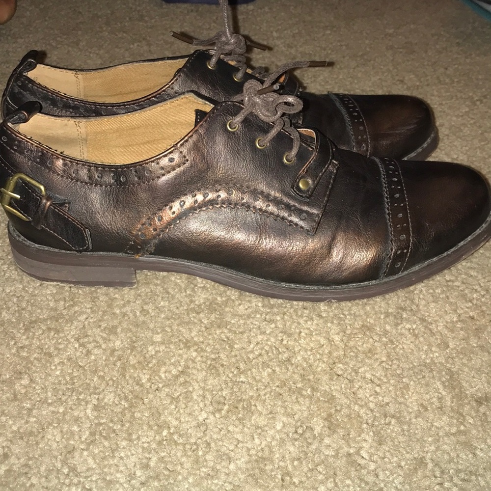 Women’s rusted bronze color lace oxfords size 10